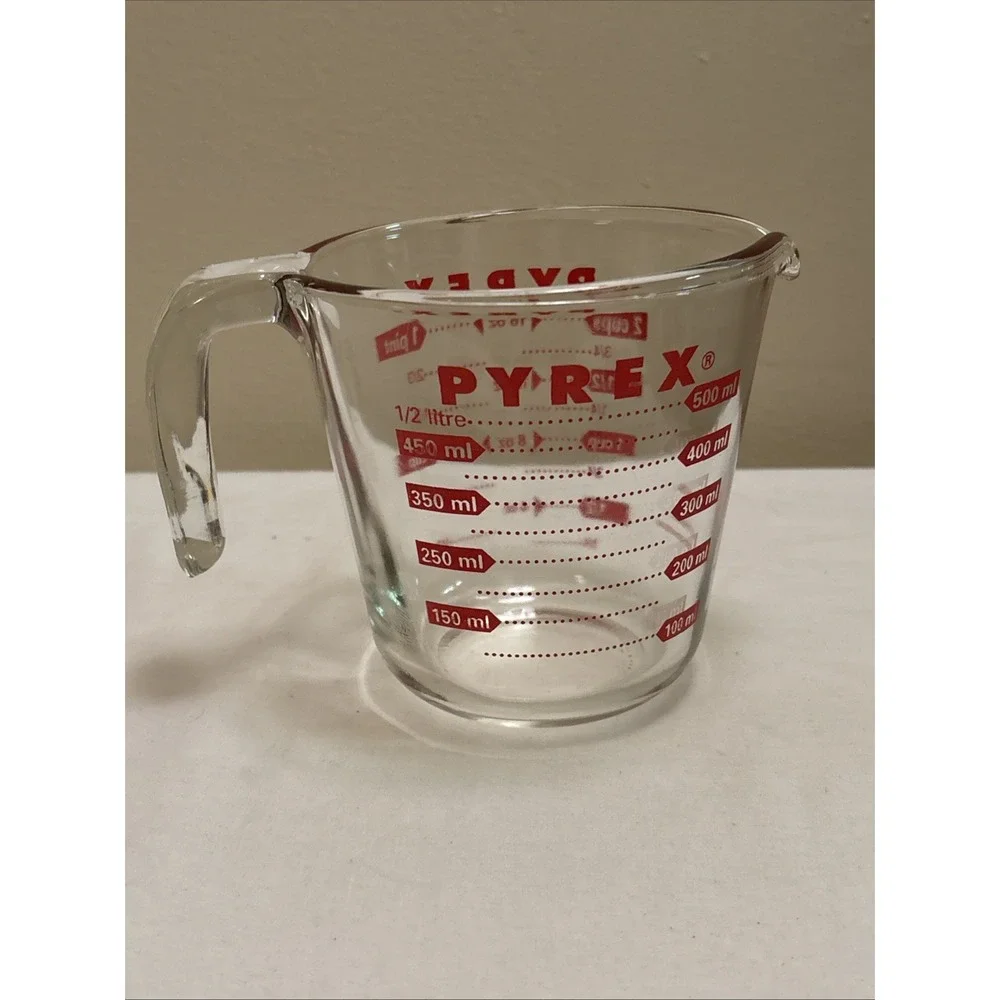 Pyrex 2-Cup 1 Pint 16 Ounce Red Lettered Glass Measuring Cup